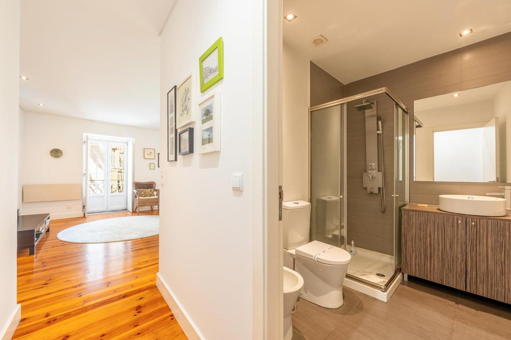 Guestready - Homely Base Near Castle Лиссабон Экстерьер фото